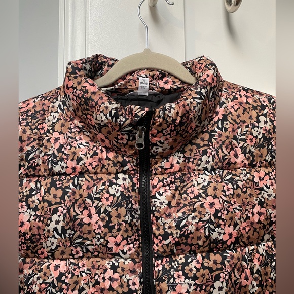 Floral Puffer Jacket - NWT! - Picture 8 of 9